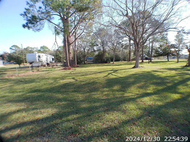 $185,000 | 202 Royal Wood Street, Palacios, TX 77465