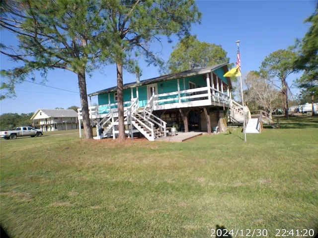 $185,000 | 202 Royal Wood Street, Palacios, TX 77465