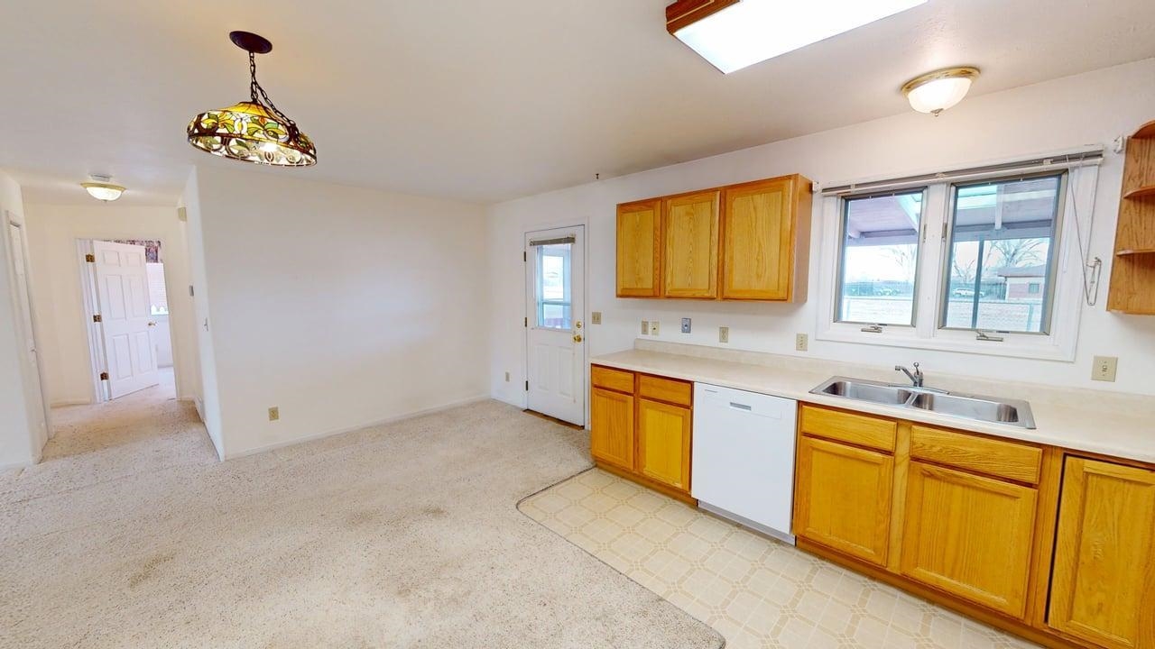 1176 Garfield Street Lander, WY 82520 - Photo 15 of 44