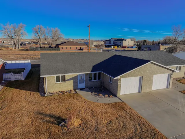 $398,000 | 1176 Garfield Street, Lander, WY 82520