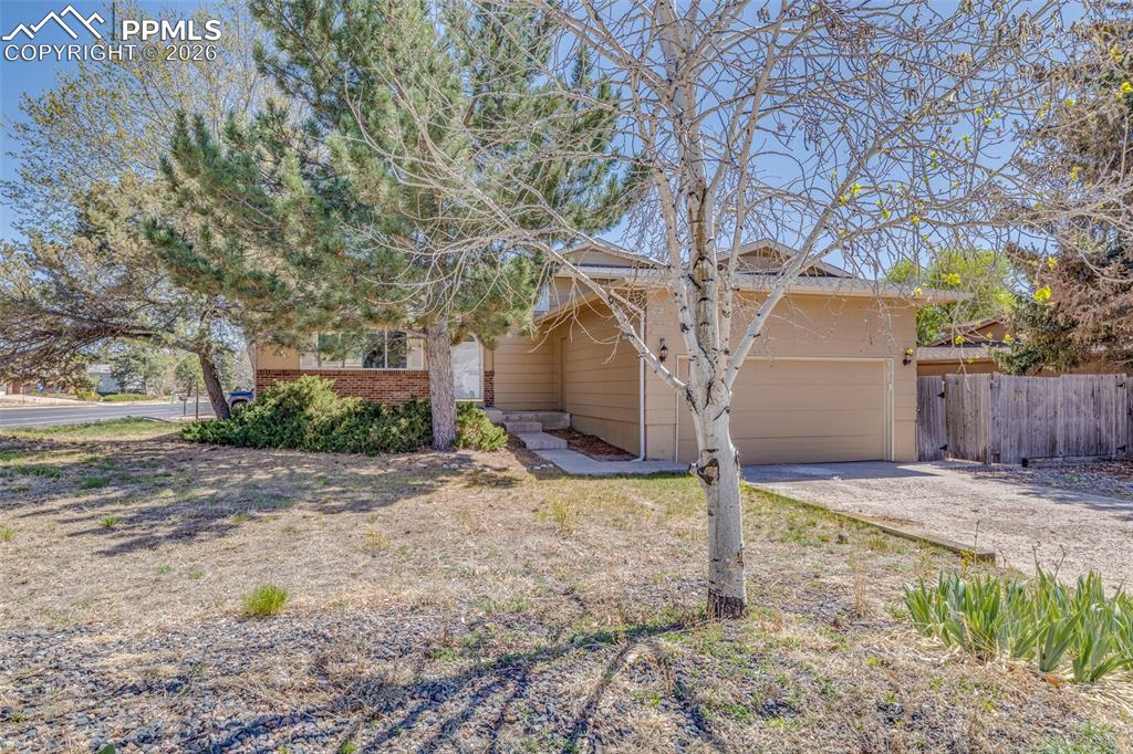 6095 Del Rey Drive Colorado Springs, CO 80918 - Photo 2 of 30