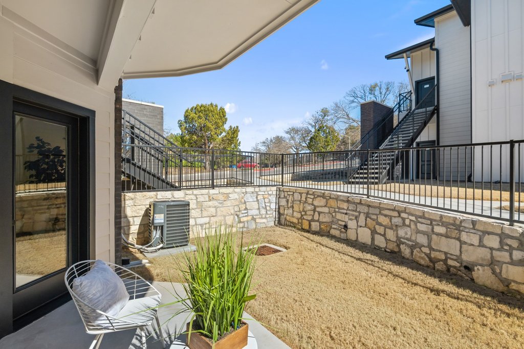 2450 Wickersham Lane, Unit 1916 Austin, TX 78741 - Photo 20 of 37 a view of a balcony