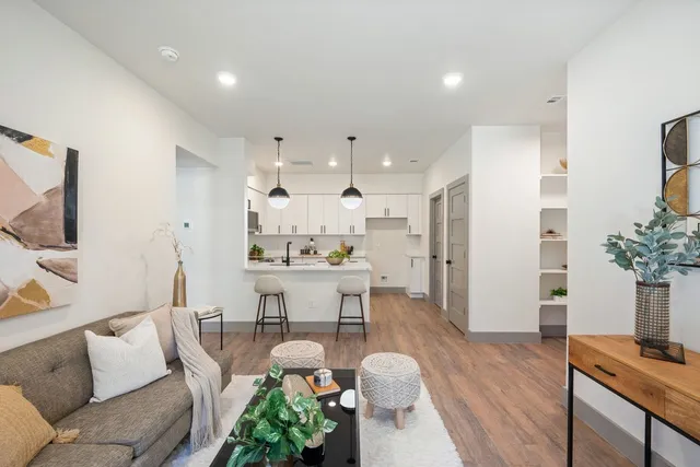 $250,000 | 2450 Wickersham Lane, Unit 1916, Austin, TX 78741