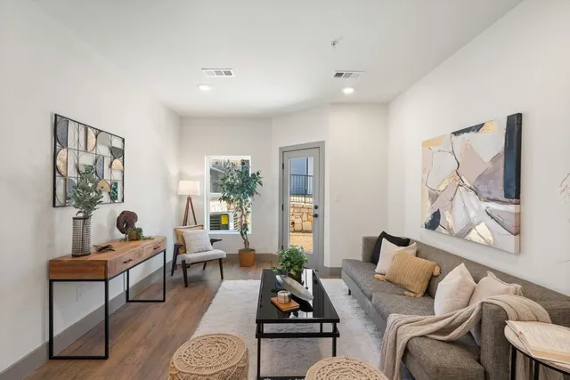 $250,000 | 2450 Wickersham Lane, Unit 1916, Austin, TX 78741