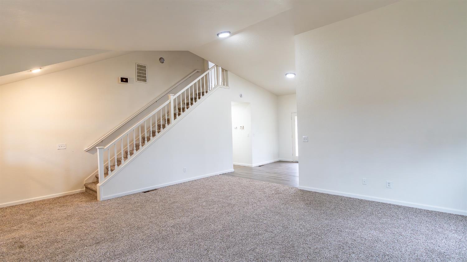 12501 Riverside Road Waterford, CA 95386 - Photo 7 of 24 a view of an entryway