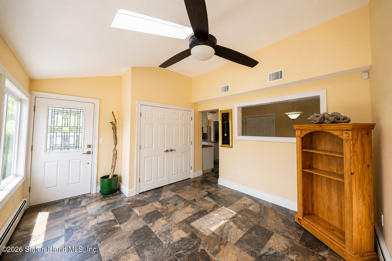 5434 Amboy Road Staten Island, NY 10312 - Photo 33 of 61 Formal Living Area/Entryway