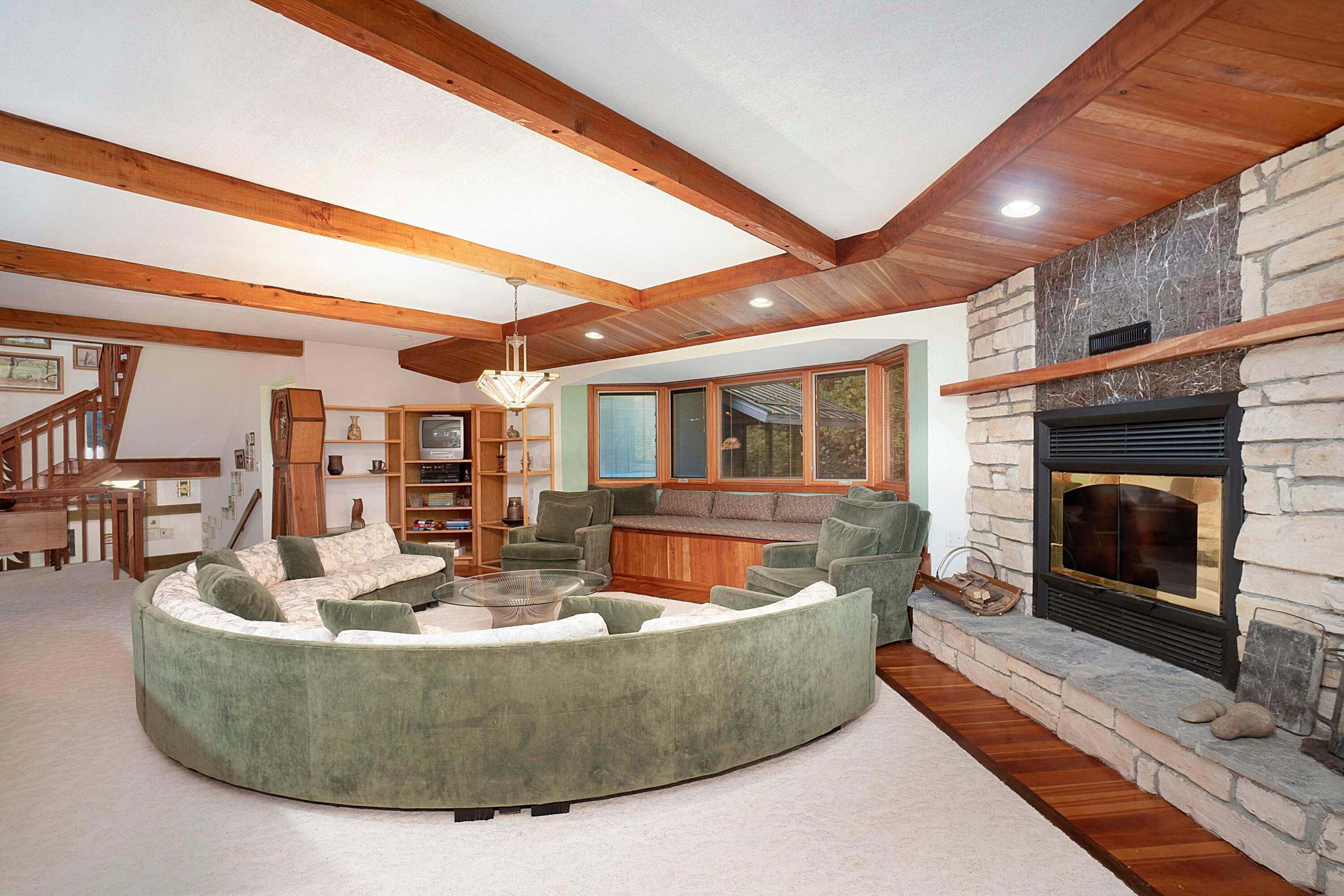 25779 Bailey Road Rockbridge, OH 43149 - Photo 31 of 89 Family room