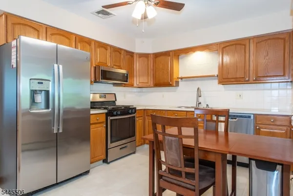 $2,200 | 137 East 9th Street, Unit 1, Clifton, NJ 07011