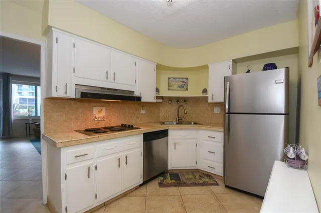 $209,000 | 3233 Northeast 34th Street, Unit 520, Fort Lauderdale, FL 33308