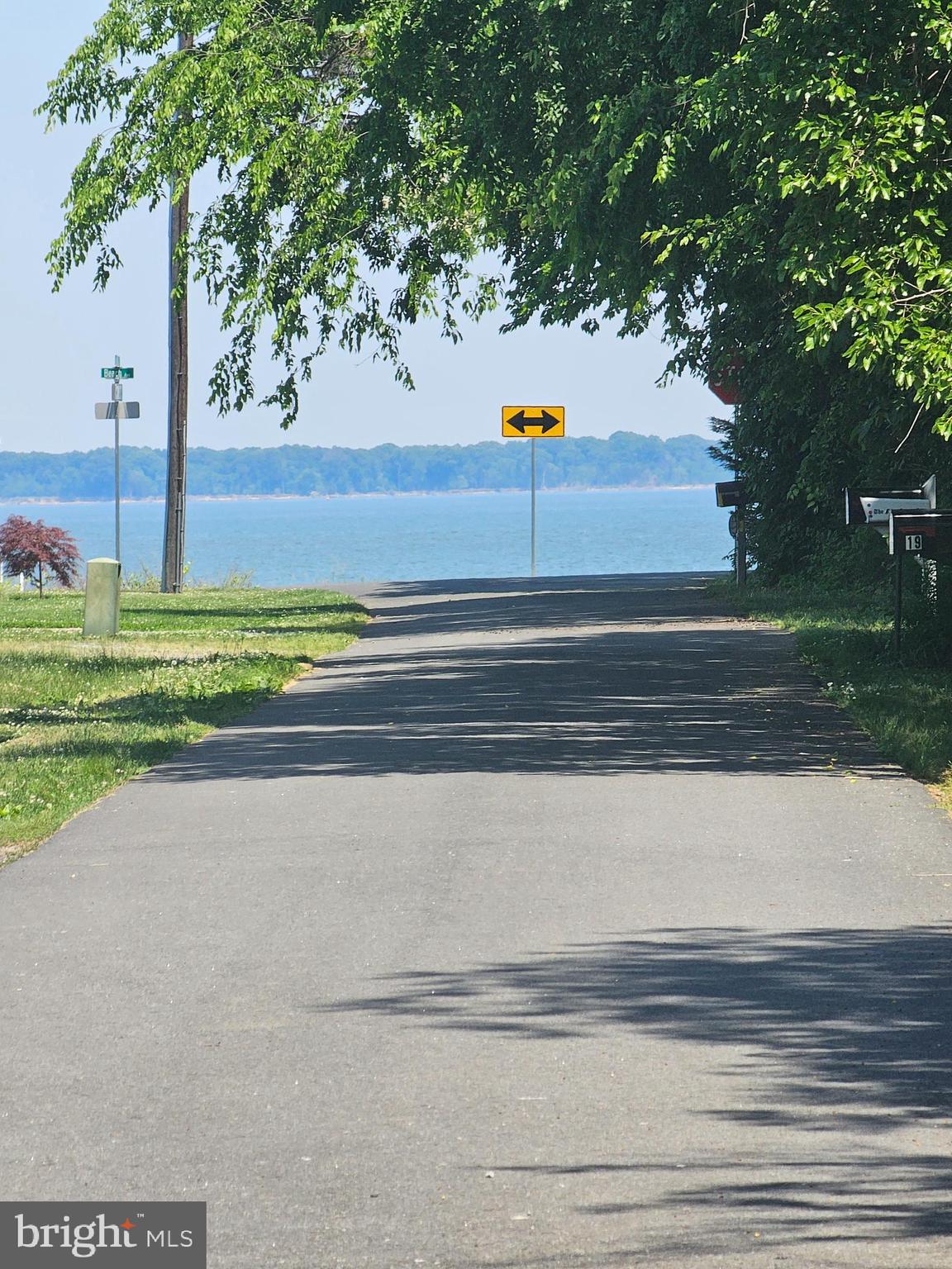 31 6th Street Colonial Beach, VA 22443 - Photo 3 of 17 1 Block to Potomac River