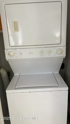 a close up view of washer and dryer