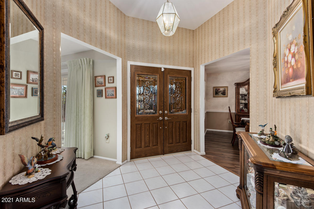 10830 West Hutton Drive Sun City, AZ 85351 - Photo 5 of 25 10830-West-Hutton-Drive-12