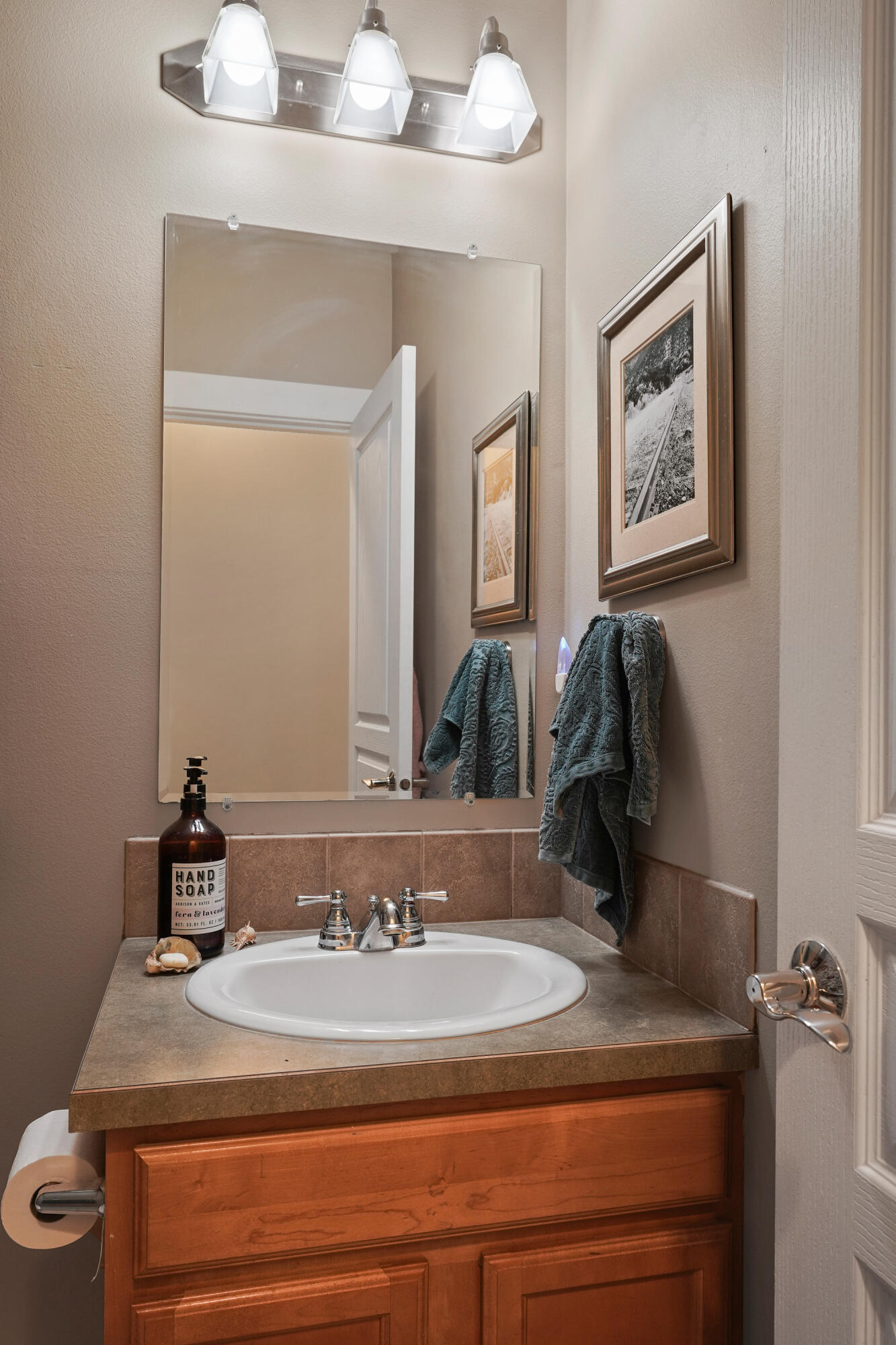 19516 Fishhawk Loop Bend, OR 97702 - Photo 19 of 30 21 full bath