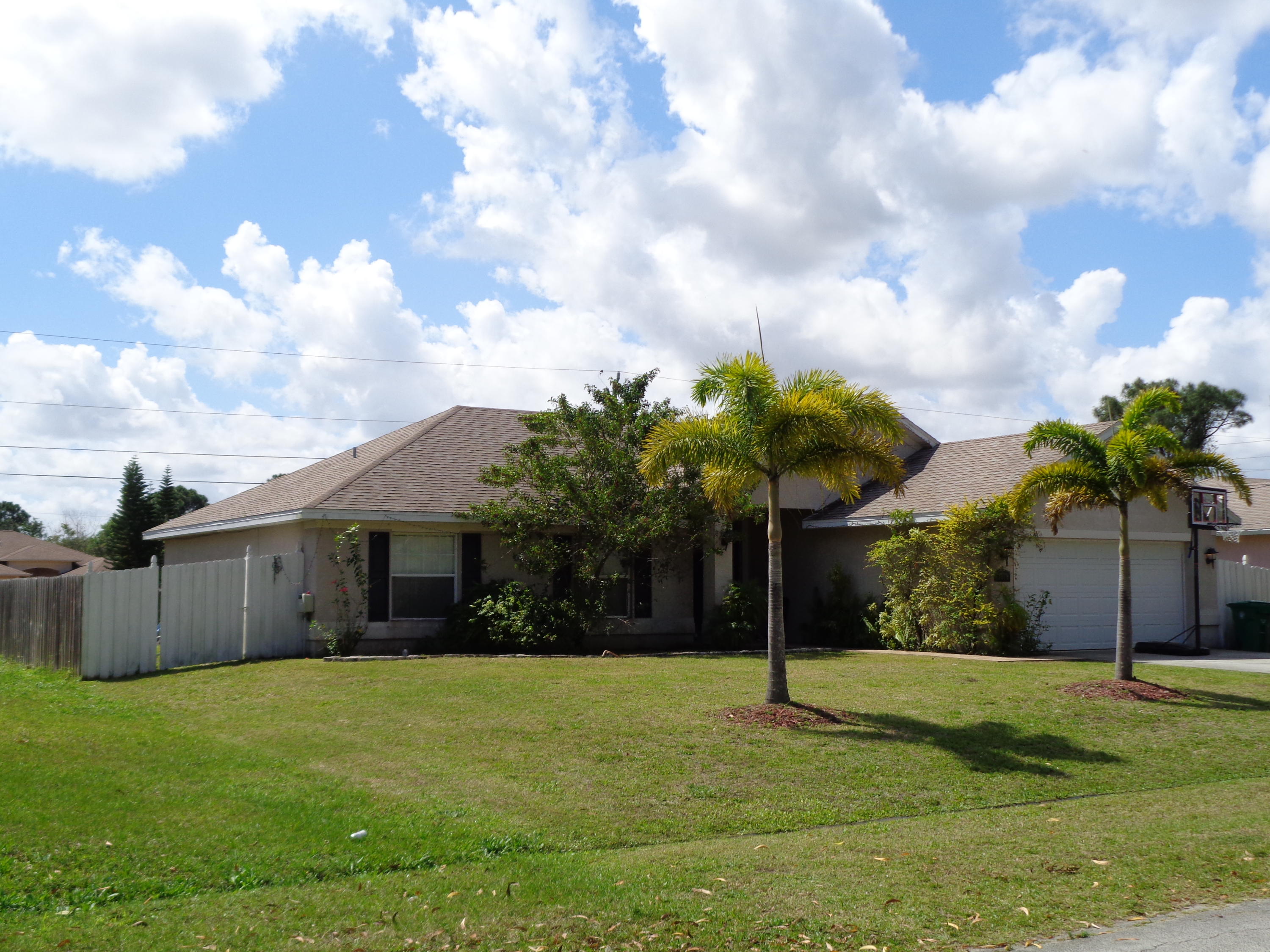 1656 Southwest Apricot Road Port St. Lucie, FL 34953 - Photo 4 of 17 1656 Apricot Road 005.JPG