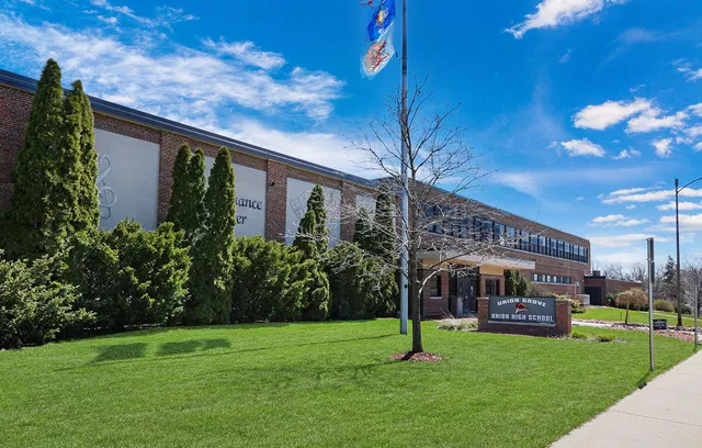 $325,990 | 1032 58th Road, Union Grove, WI 53182