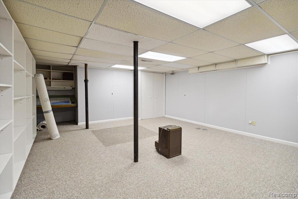29252 Summerwood Road Farmington Hills, MI 48334 - Photo 35 of 51