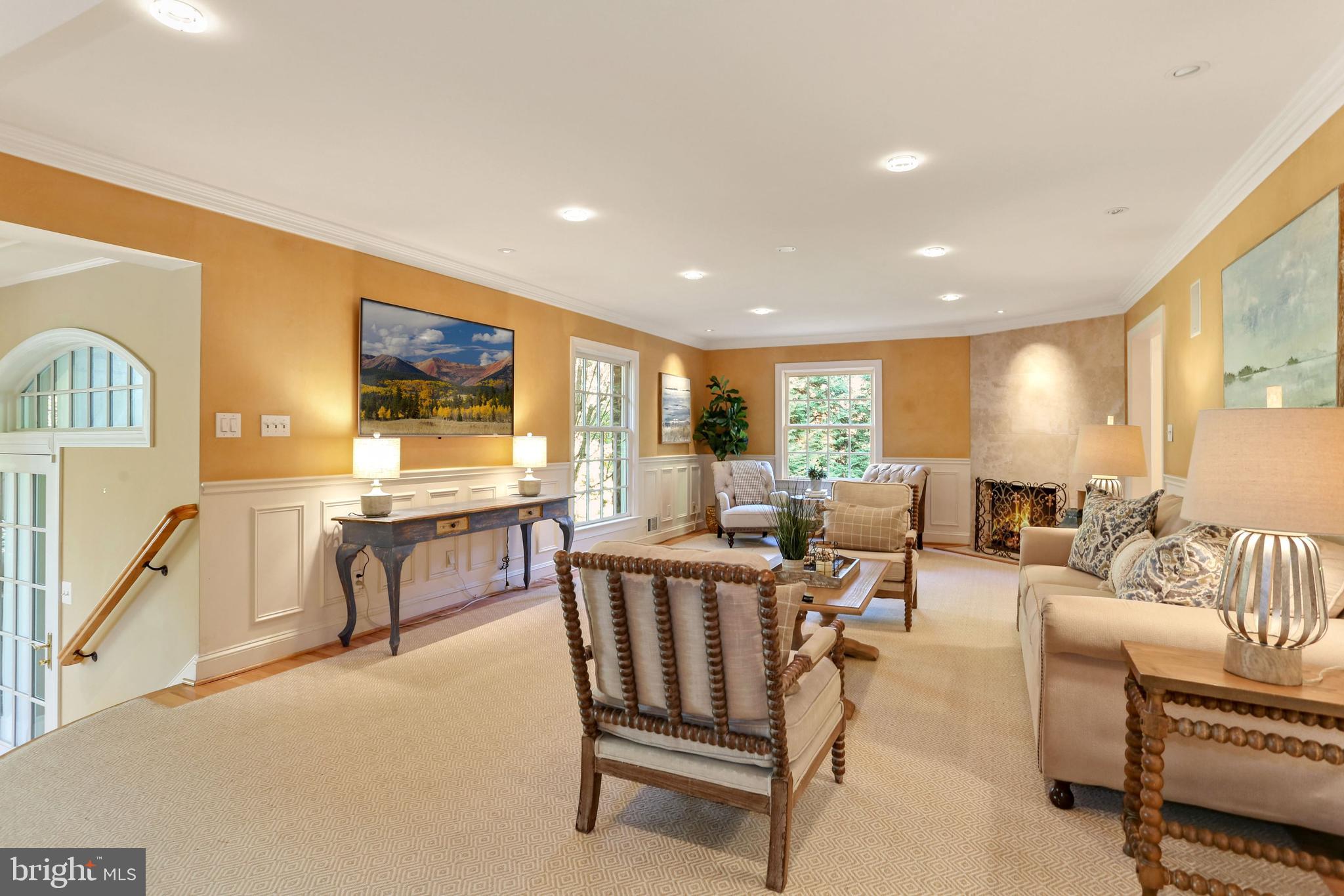 1125 Basil Road McLean, VA 22101 - Photo 8 of 37 Living Room