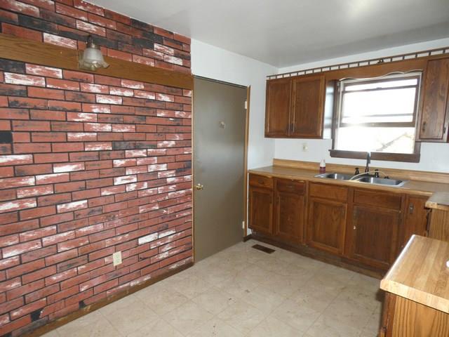 844 Hamil Road Verona, PA 15147 - Photo 9 of 16 Gallery Image 9