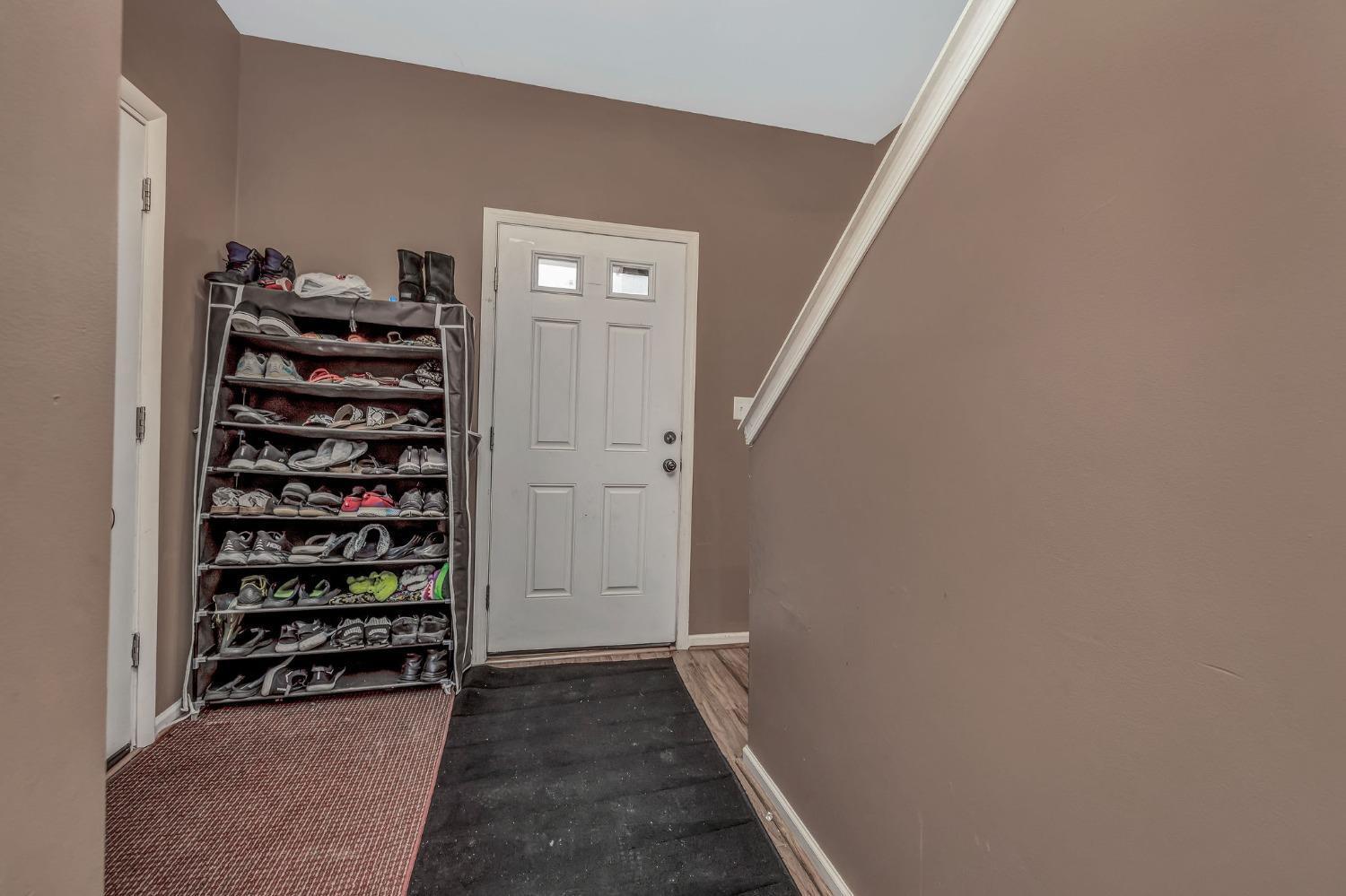 8218 Lawrence Road West Chester, OH 45069 - Photo 3 of 25