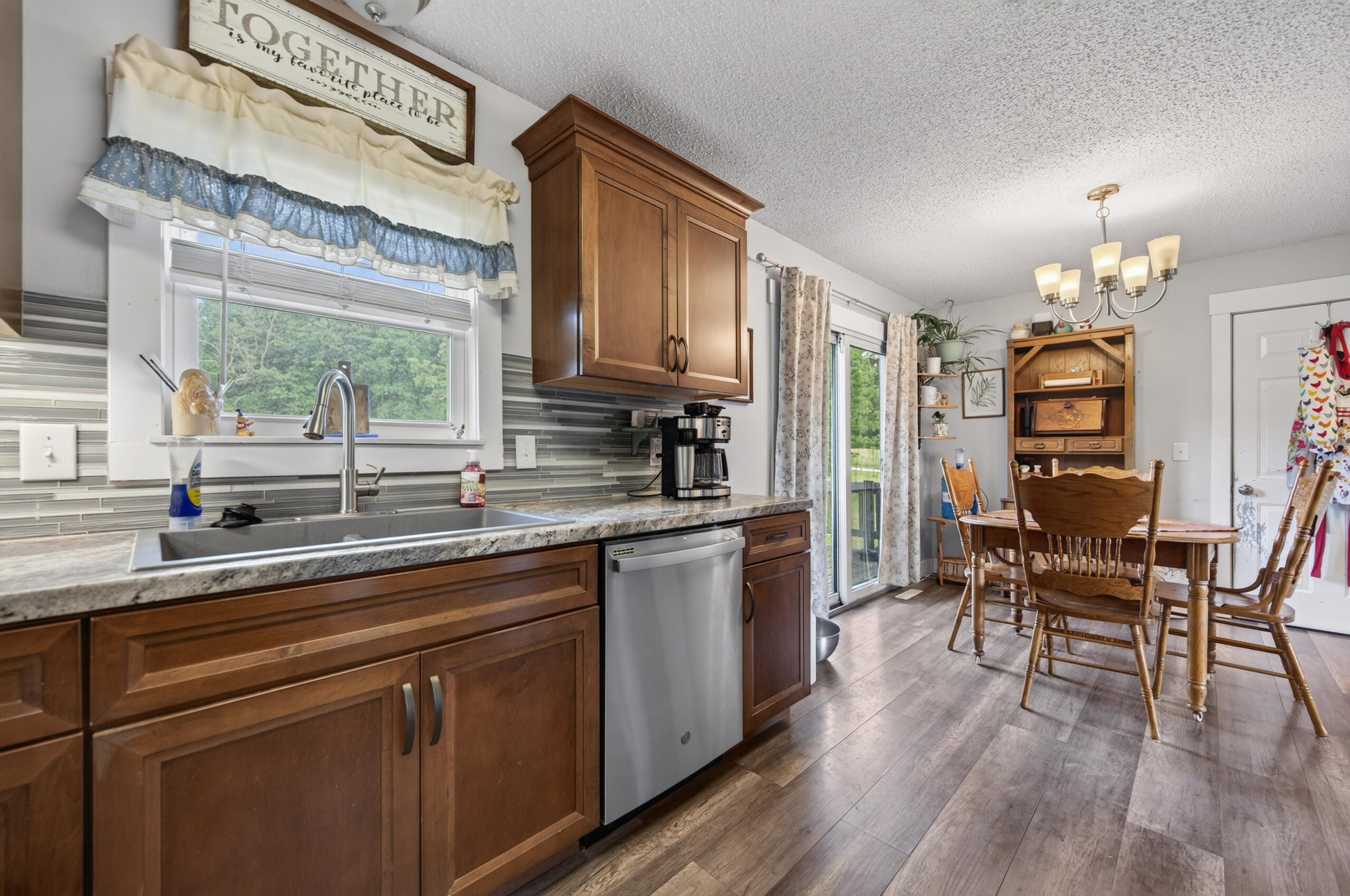 2376 Northview Road Marshfield, MO 65706 - Photo 16 of 37 Kitchen to dining