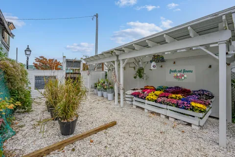 $199,000 | 218 Onset Avenue, Onset, MA 02558