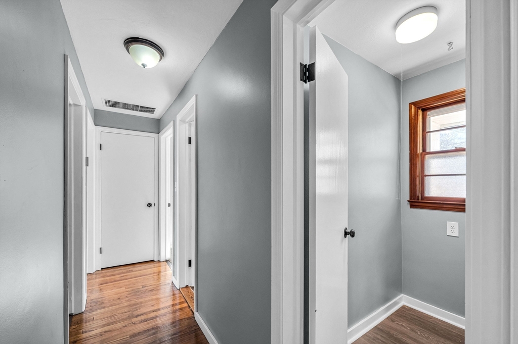 83 Gilbert Avenue Springfield, MA 01119 - Photo 19 of 42