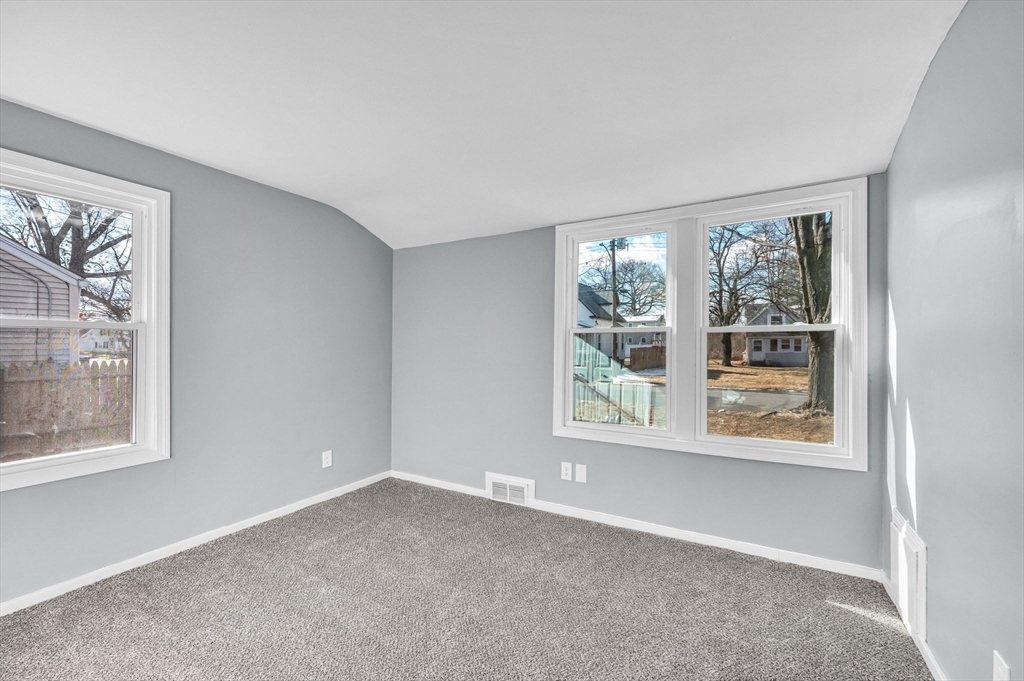 83 Gilbert Avenue Springfield, MA 01119 - Photo 28 of 42
