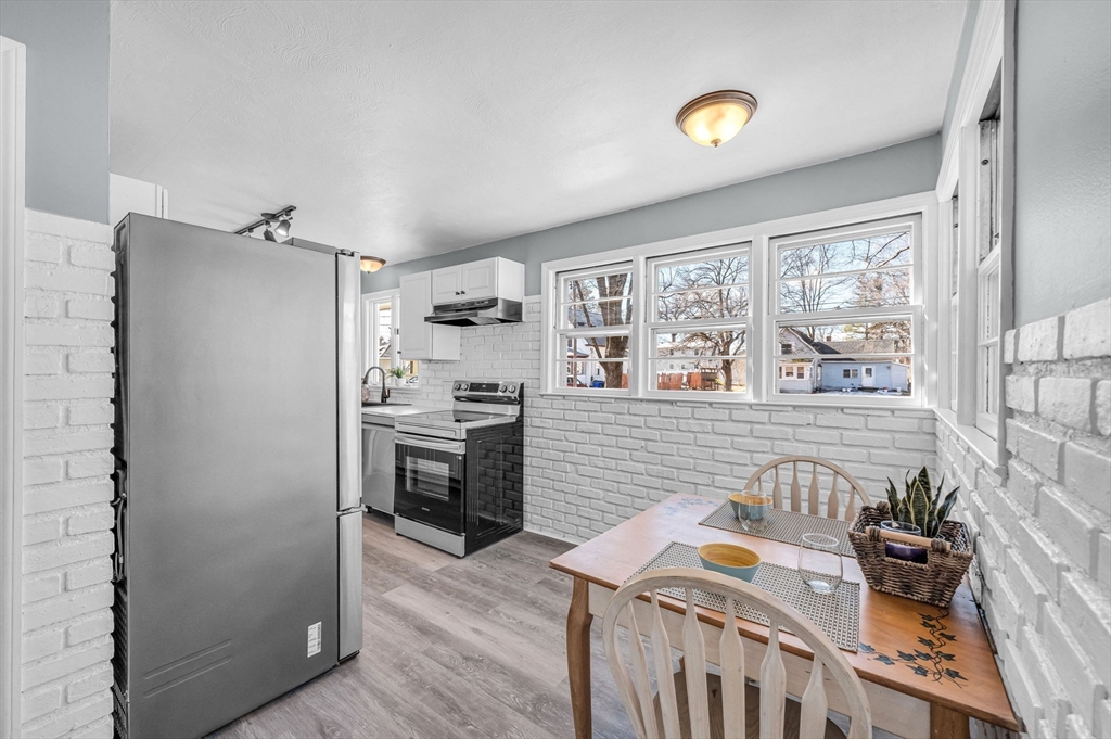 83 Gilbert Avenue Springfield, MA 01119 - Photo 6 of 42