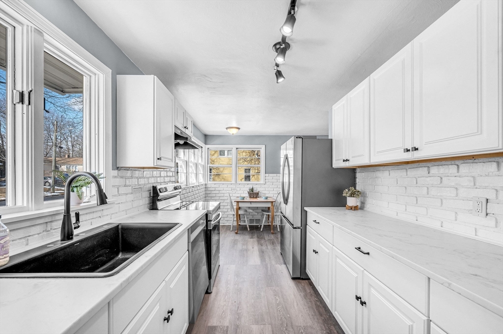83 Gilbert Avenue Springfield, MA 01119 - Photo 7 of 42