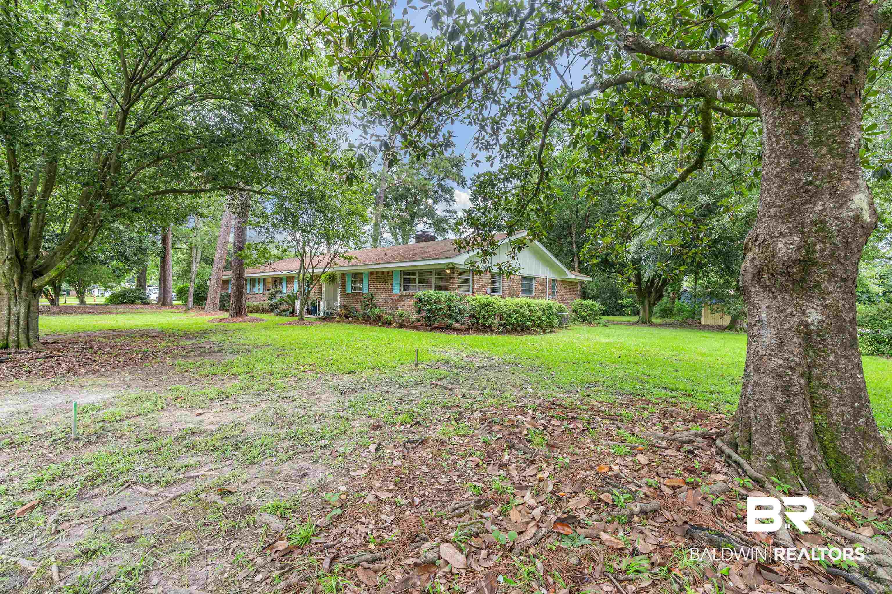 4051 East Canal Circle Mobile, AL 36619 - Photo 2 of 32 View of yard
