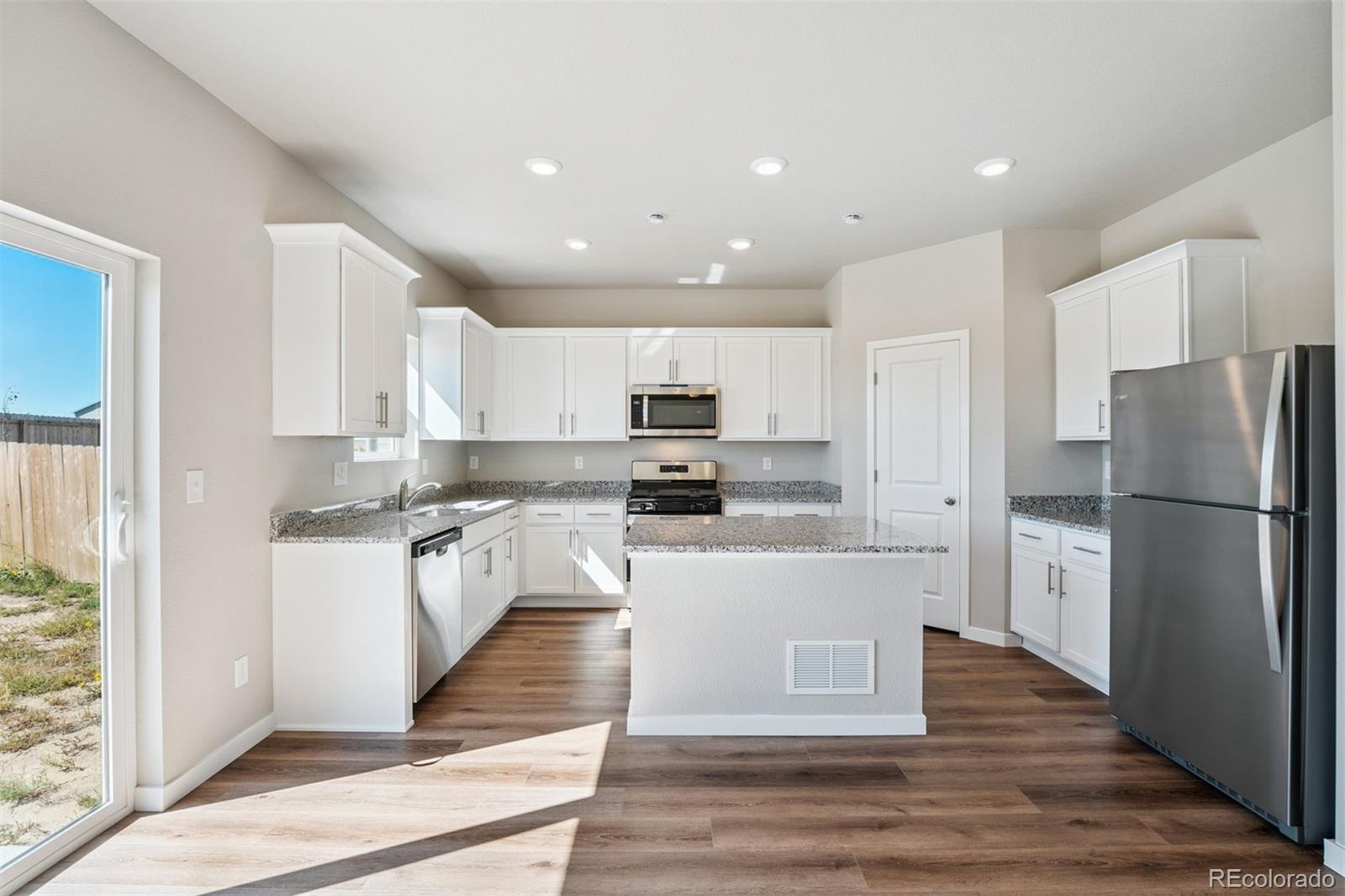 2145 Alyssa Street Fort Lupton, CO 80621 - Photo 4 of 41