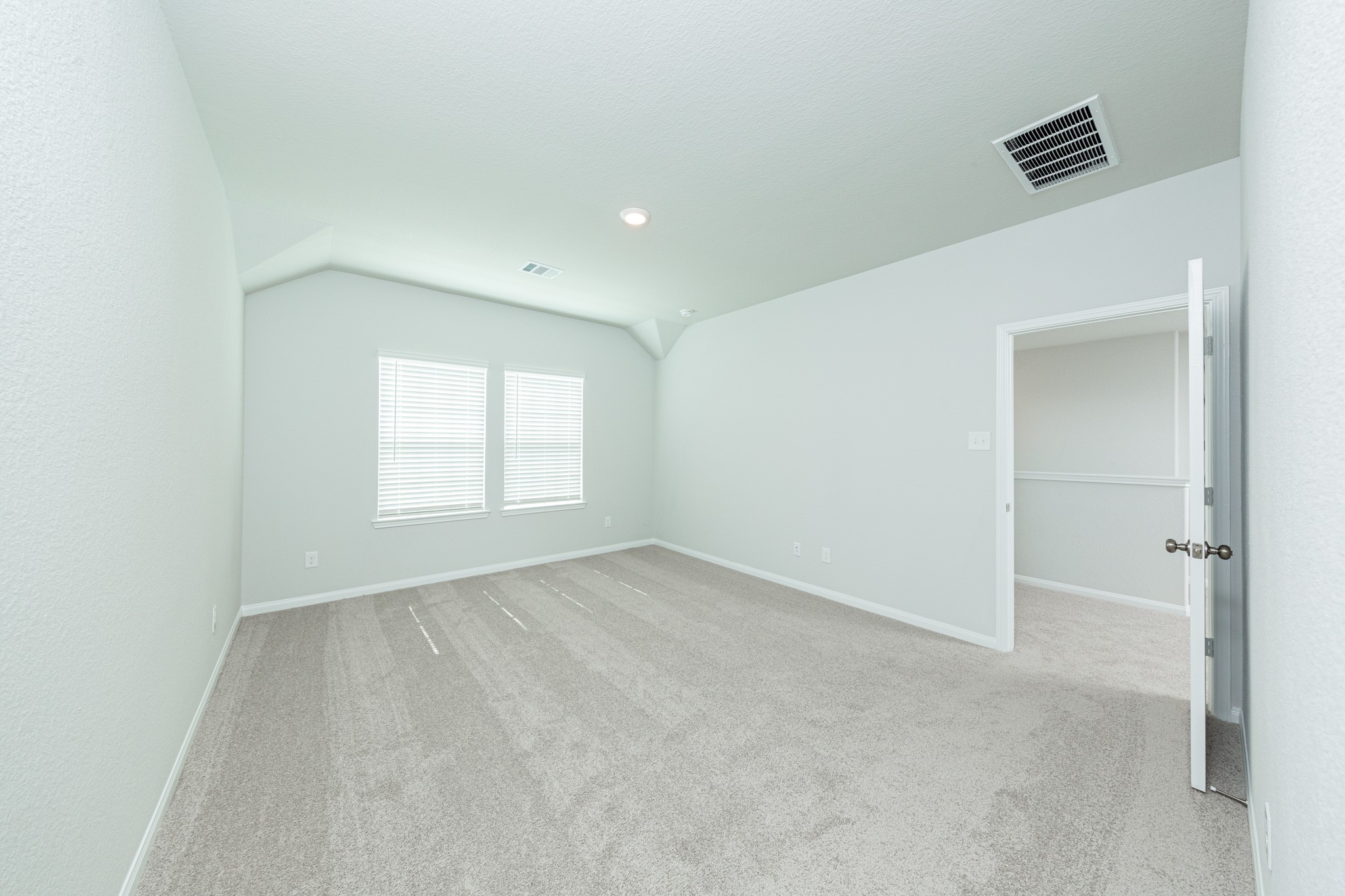 2259 Middle Rdg Drive Conroe, TX 77301 - Photo 10 of 20 an empty room with a window