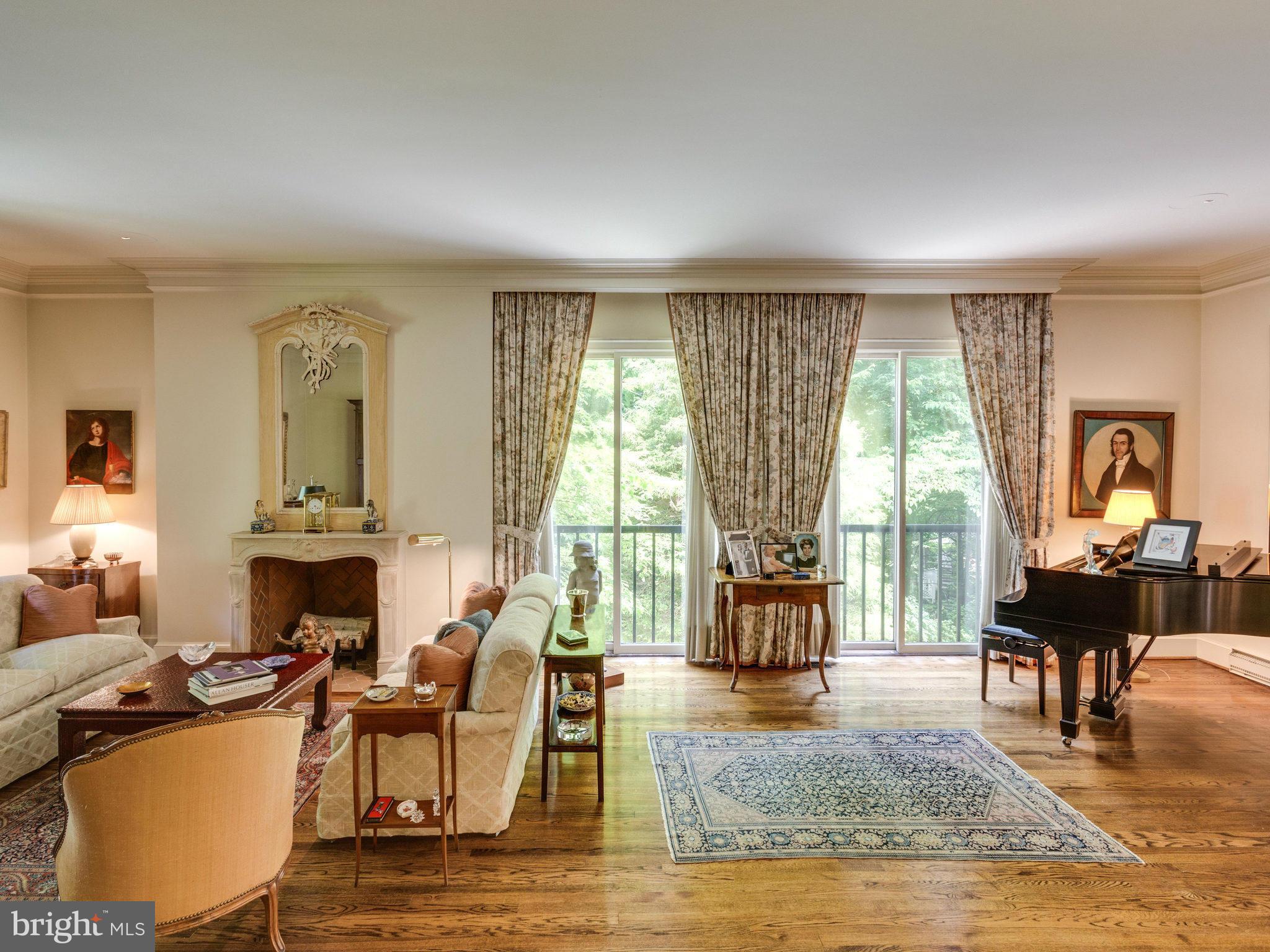 706 Belgrove Road McLean, VA 22101 - Photo 8 of 30 Living Room