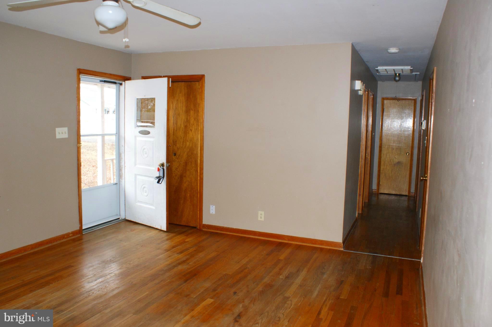 608 Truslow Road Fredericksburg, VA 22406 - Photo 3 of 21 Interior (General)