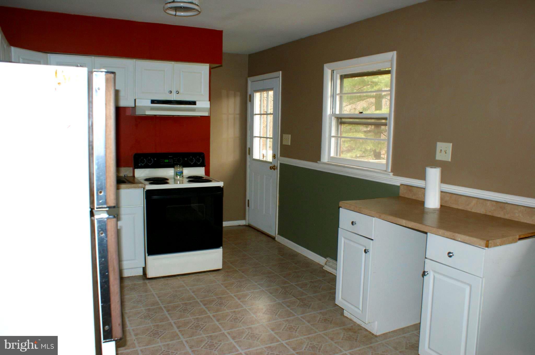 608 Truslow Road Fredericksburg, VA 22406 - Photo 6 of 21 Kitchen