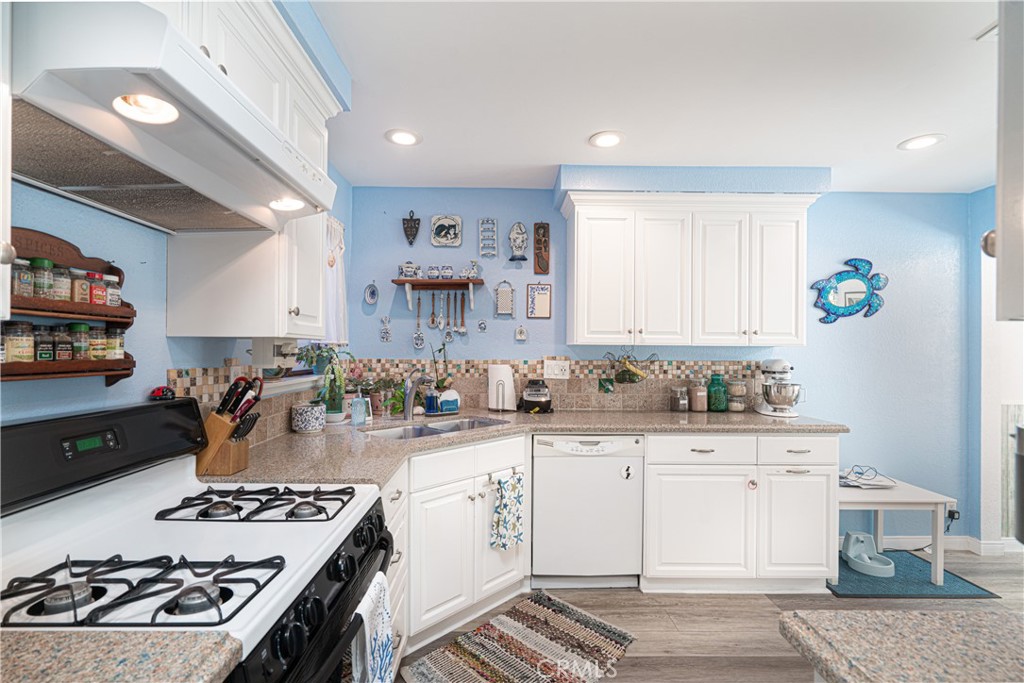 2053 Meadow View Lane Costa Mesa, CA 92627 - Photo 18 of 44