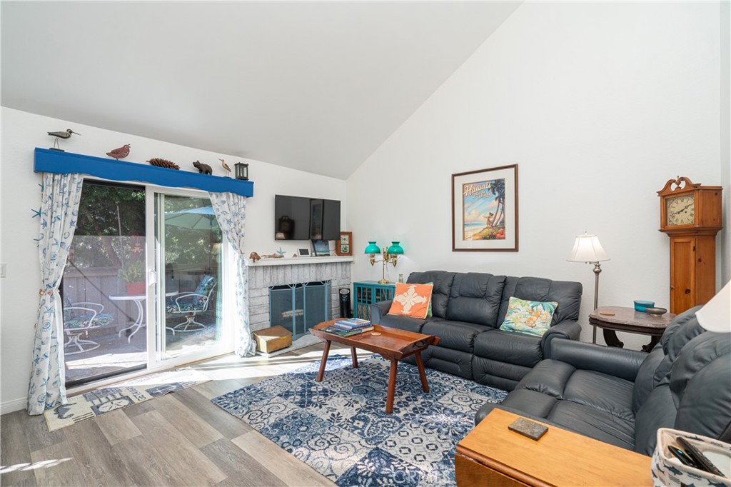 2053 Meadow View Lane Costa Mesa, CA 92627 - Photo 5 of 44