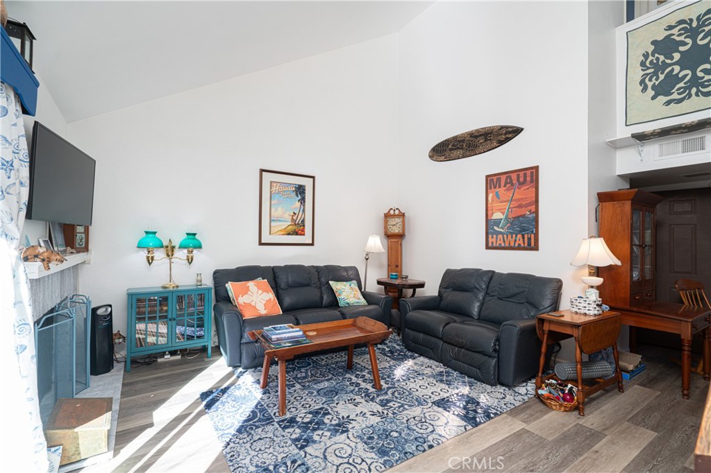 2053 Meadow View Lane Costa Mesa, CA 92627 - Photo 7 of 44