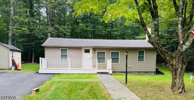 $2,700 | 17 Eastbrook Lane, Newton, NJ 07860