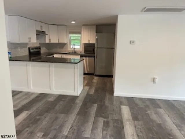 $2,700 | 17 Eastbrook Lane, Newton, NJ 07860