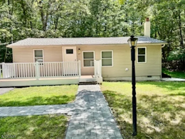 $2,700 | 17 Eastbrook Lane, Newton, NJ 07860