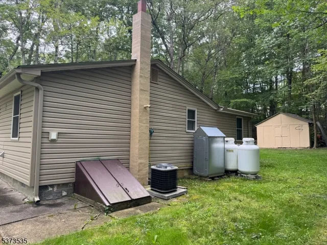 $2,700 | 17 Eastbrook Lane, Newton, NJ 07860