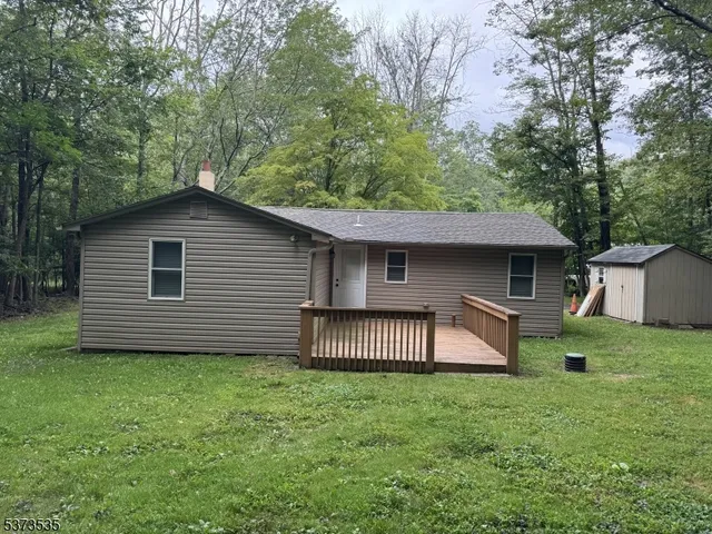 $2,700 | 17 Eastbrook Lane, Newton, NJ 07860