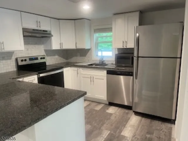 $2,700 | 17 Eastbrook Lane, Newton, NJ 07860