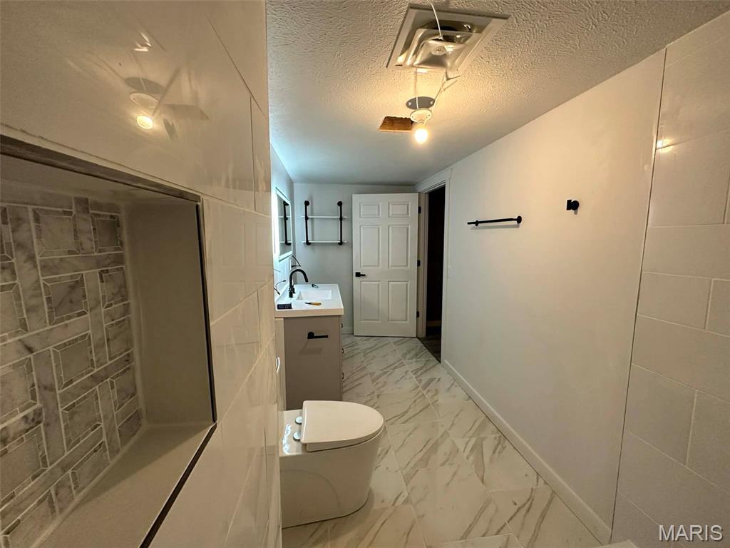 843 Monroe Street Witt, IL 62094 - Photo 13 of 28