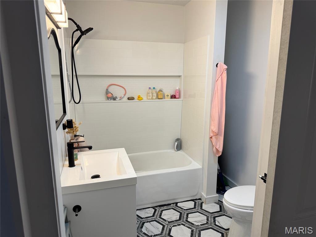 843 Monroe Street Witt, IL 62094 - Photo 17 of 28