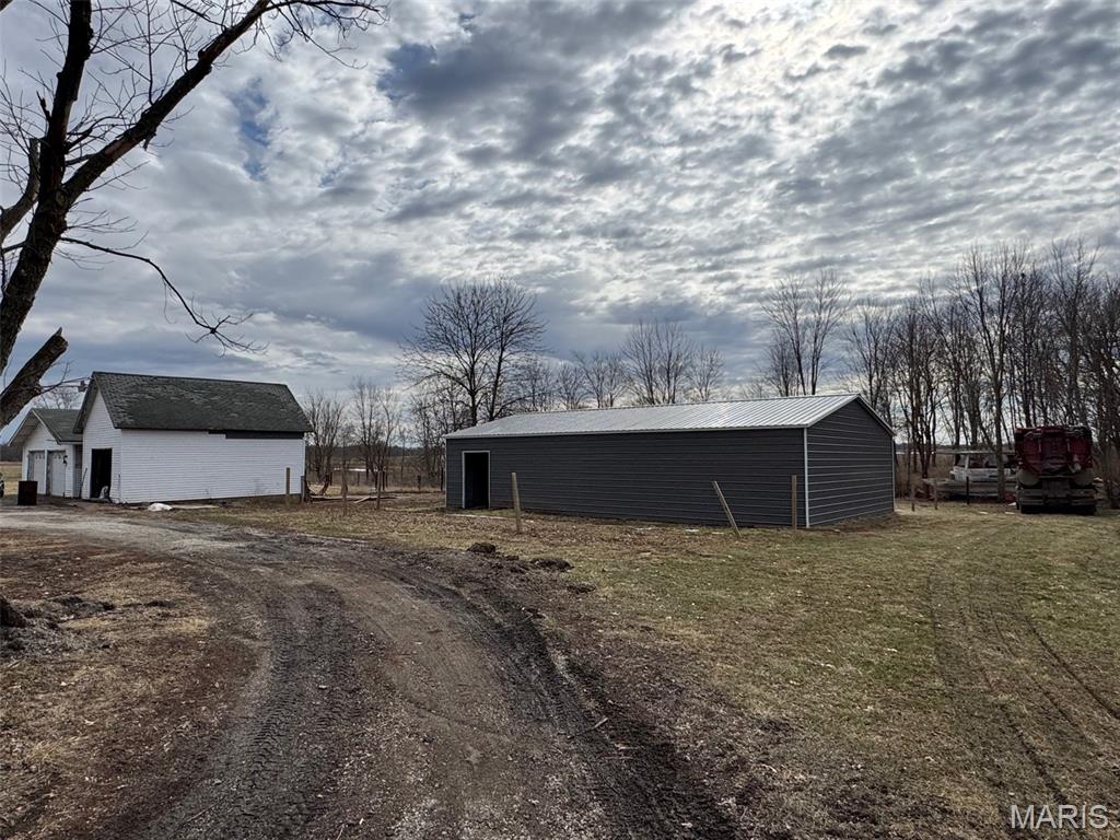 843 Monroe Street Witt, IL 62094 - Photo 19 of 28