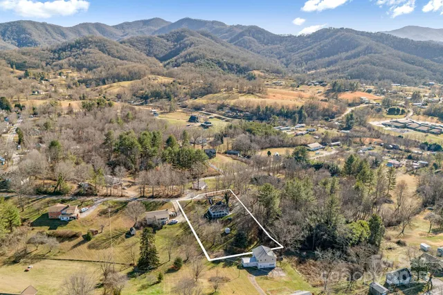 $379,900 | 106 Pressley Road, Canton, NC 28716