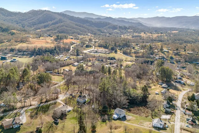 $379,900 | 106 Pressley Road, Canton, NC 28716