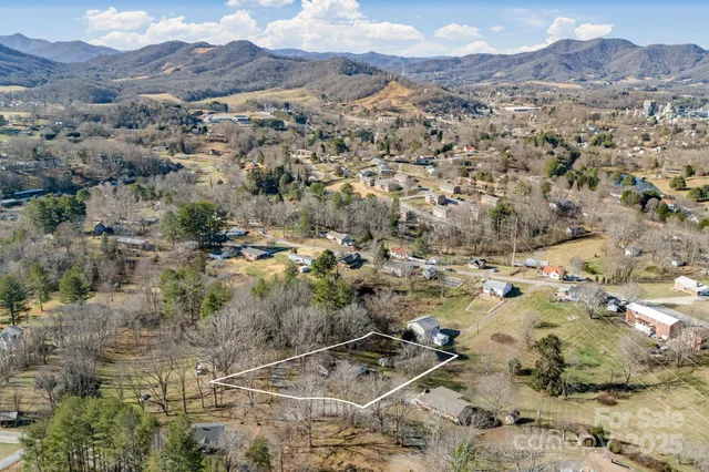 $379,900 | 106 Pressley Road, Canton, NC 28716